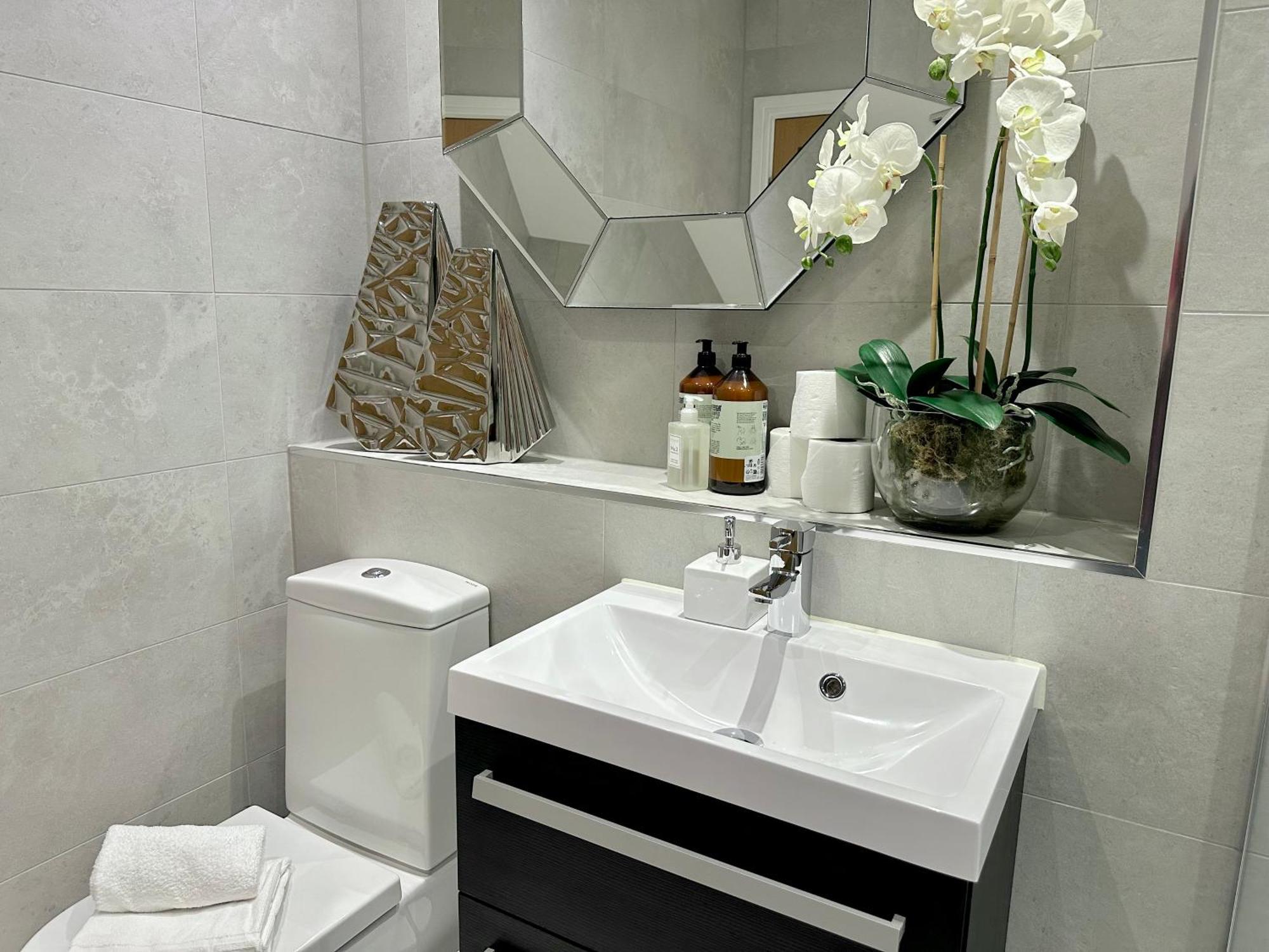 Superior Apartment In Cardiff City Centre Экстерьер фото