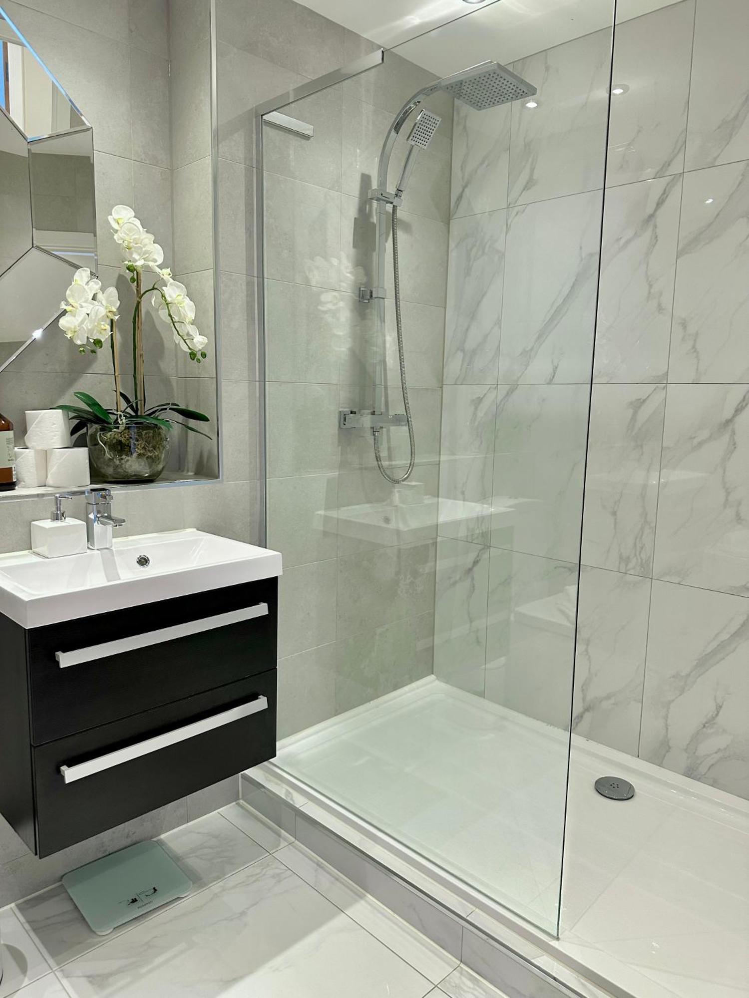 Superior Apartment In Cardiff City Centre Экстерьер фото