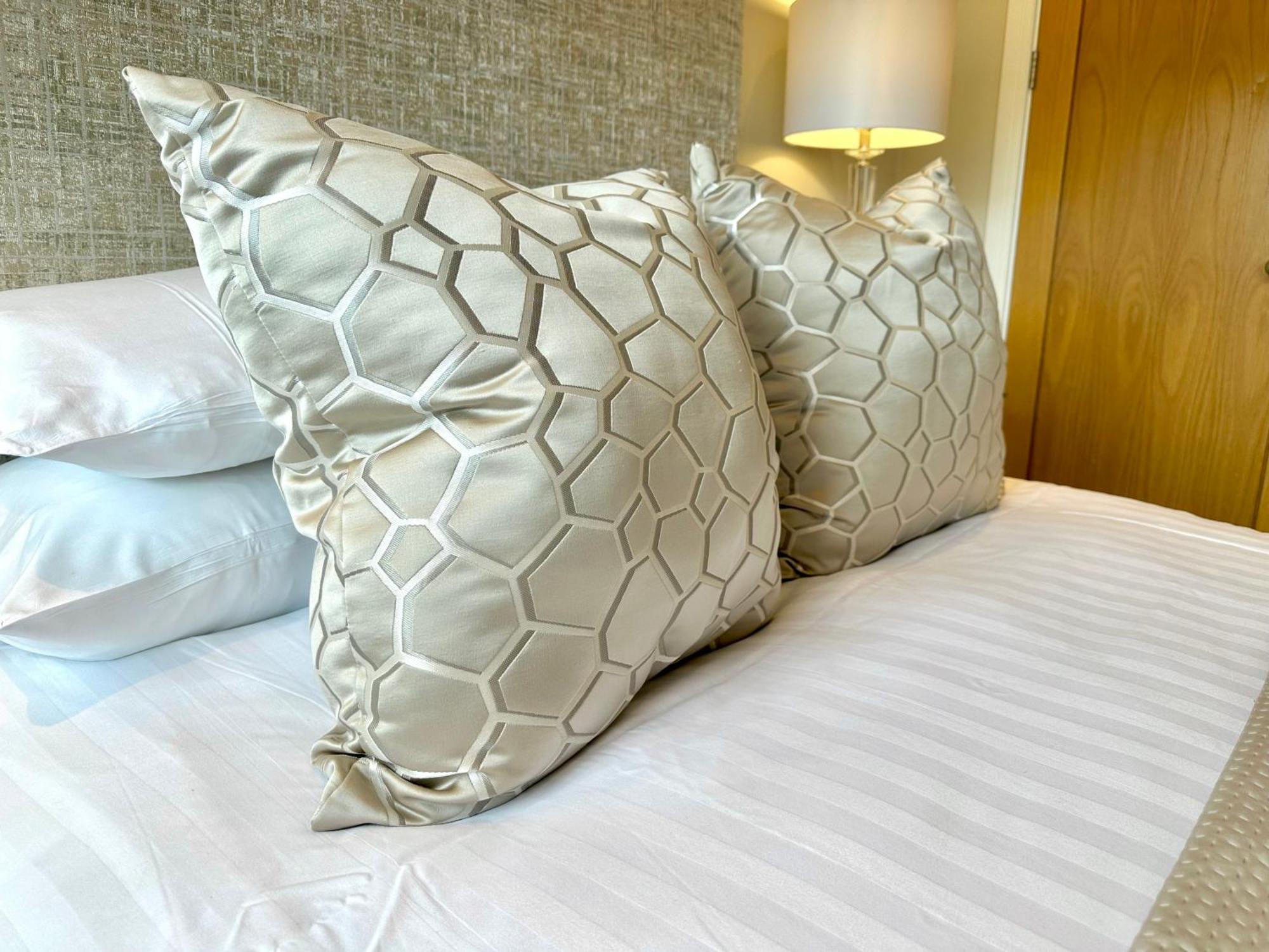Superior Apartment In Cardiff City Centre Экстерьер фото