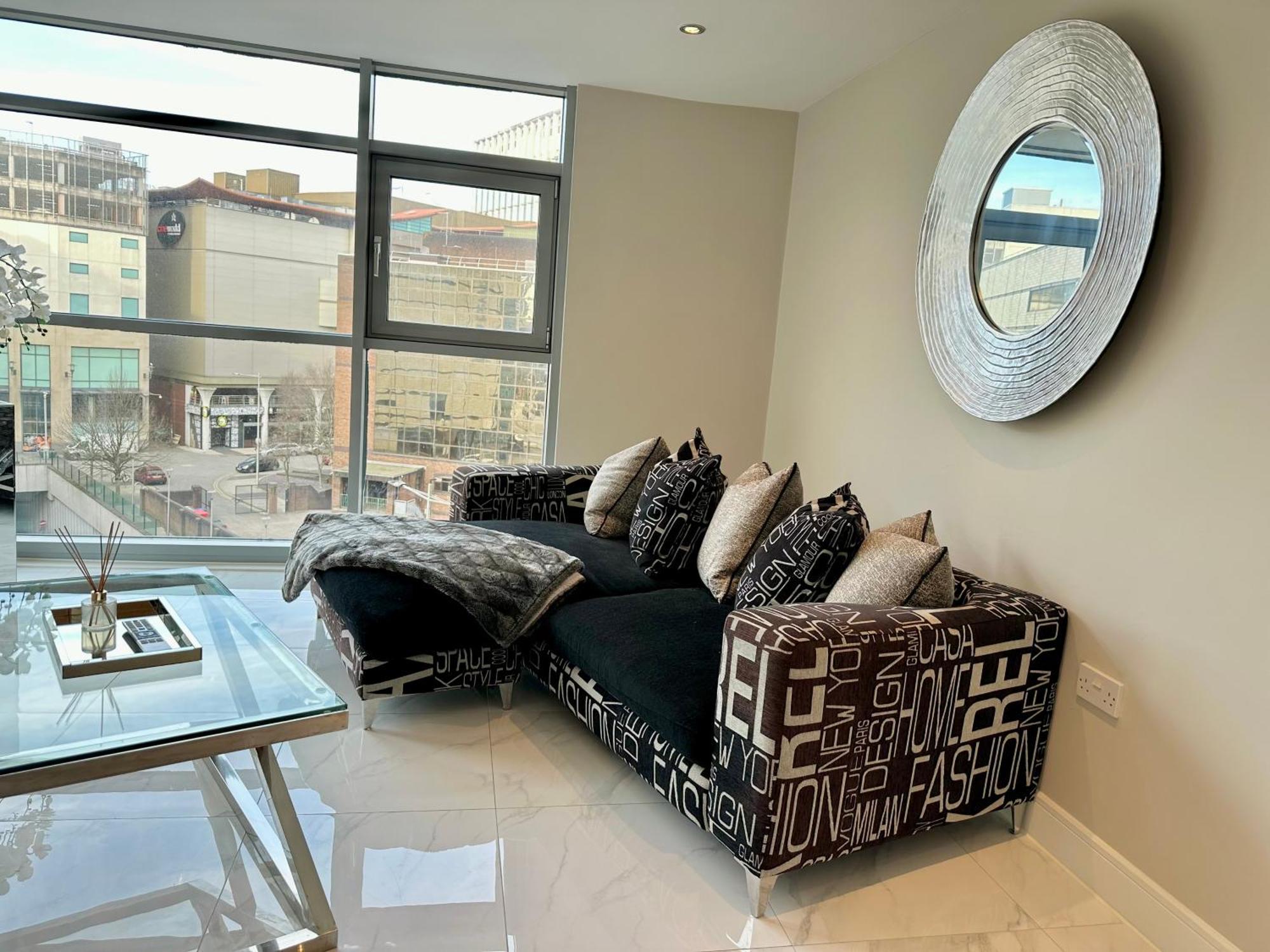 Superior Apartment In Cardiff City Centre Экстерьер фото