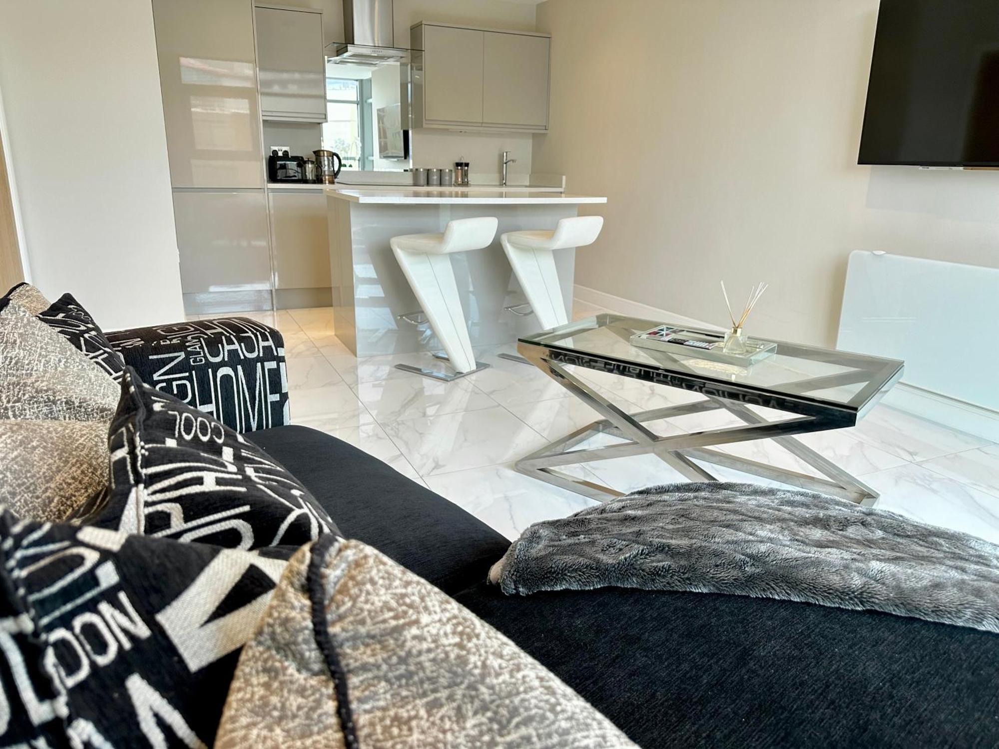 Superior Apartment In Cardiff City Centre Экстерьер фото