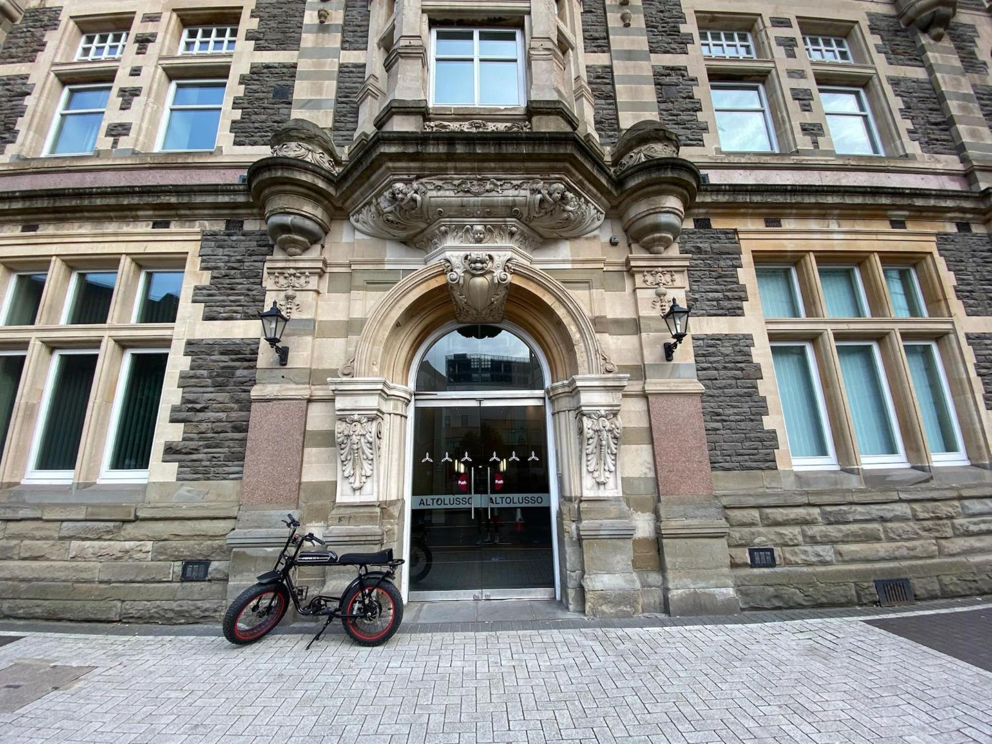 Superior Apartment In Cardiff City Centre Экстерьер фото